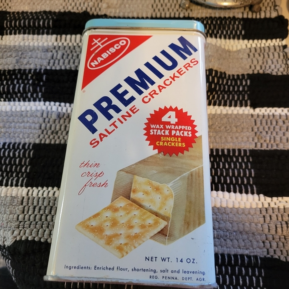 Nabisco Other - Vintage Nabisco Saltine Crackers Tin(Final price drop)